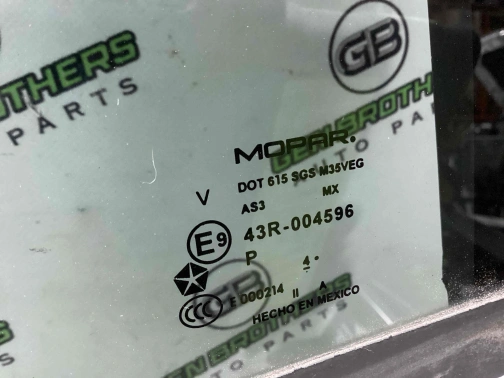Стекло форточки дверей 0273-155 Jeep Compass 11-16  5074661AI 
