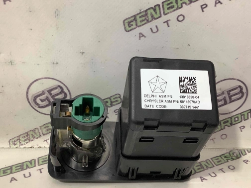 Розетка Usb, разъем 0736-022 Jeep Cherokee KL 14-18  68146070AD 