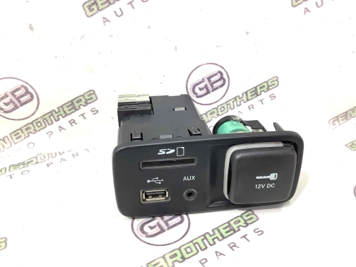 Розетка Usb, разъем 0736-022 Jeep Cherokee KL 14-18  68146070AD 