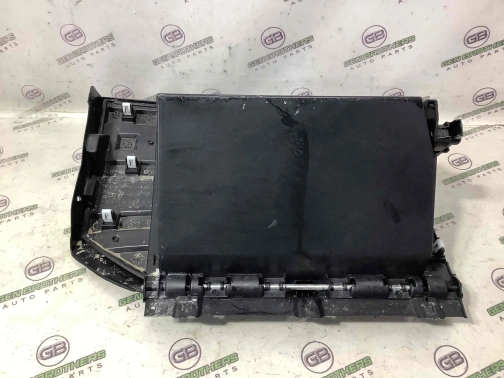 Бардачок (замок бардачка), короб подстаканника, ящик 0761-063 Jeep Renegade  735579060 