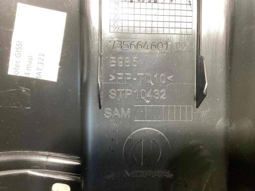 Обшивка центральной стойки правая 0761-081 Jeep Renegade  5VW42GTVAB 