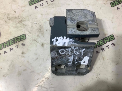 Петля дверей, замка дверей 0761-184 Jeep Renegade  68246418AA 