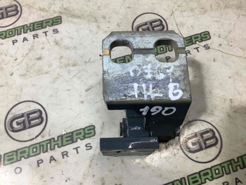Петля дверей, замка дверей 0761-190 Jeep Renegade  68200962AA 