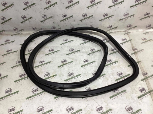 Уплотнитель стекла/двери 0761-233 Jeep Renegade  68256360AA 
