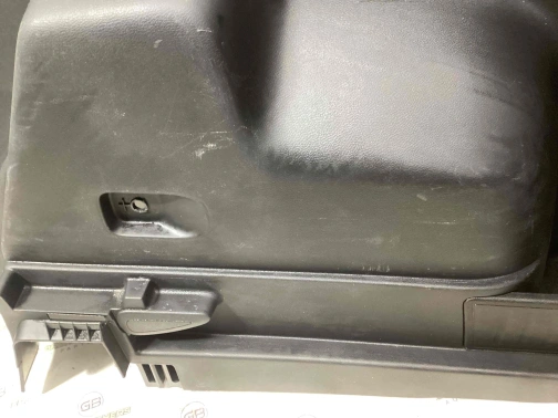 Элементы отделки багажника 0967-218 Jeep Cherokee KL 18-23  6AV38DX9AE 