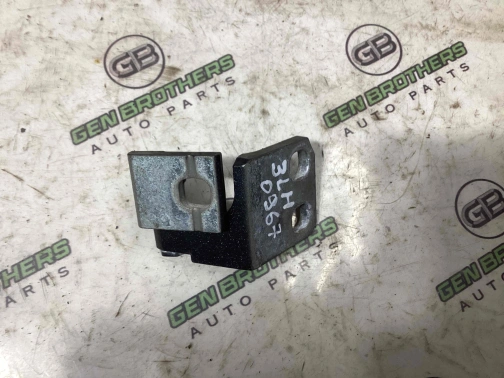 Петля дверей, замка дверей 0967-306 Jeep Cherokee KL 18-23  68140737AB 