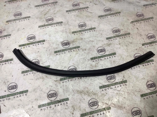 Уплотнитель стекла/двери 0967-363 Jeep Cherokee KL 18-23  68143139AC 