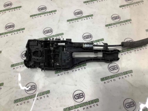 Кронштейн ручки дверей 10251-017 Porsche Macan  95B839886B 