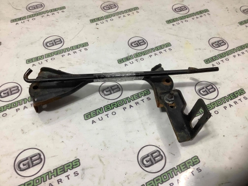 Крепление, кронштейн 1066-165 Nissan Maxima A36  24420ZX60A 
