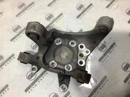Кулак задний правый 1066-211 Nissan Maxima A36  430189HS0A 