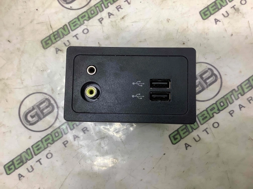 Розетка Usb, разъем 1069-331 Infiniti Q 50  284H34GA2C 