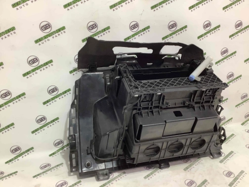 Бардачок (замок бардачка), короб подстаканника, ящик 1136-328 Land Rover Range Rover Evoque L538  LR057795 