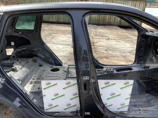 Стойки кузова и пороги 1370-521 Volkswagen Touareg  7P6809836A 