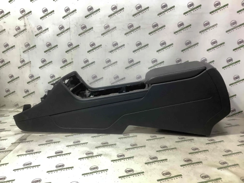 Консоль 1370-542 Volkswagen Touareg  7P1863243 