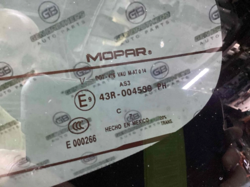 Стекло заднее, стекло крышки багажника 1477-285 Dodge Journey  5076881AC 