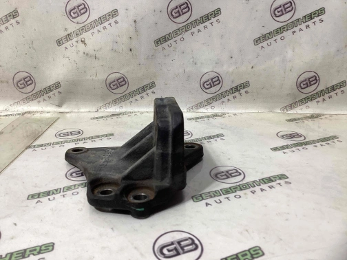 Кронштейн двигателя 1477-401 Dodge Journey  5171058AE 