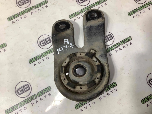 Кронштейн переднего подрамника 1477-443 Dodge Journey  5151014AA 