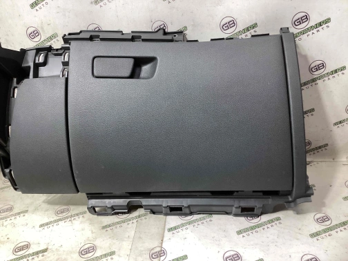 Бардачок (замок бардачка), короб подстаканника, ящик 22211-059 Hyundai Sonata DN8 2019 - 2023  84760L0000YTH 