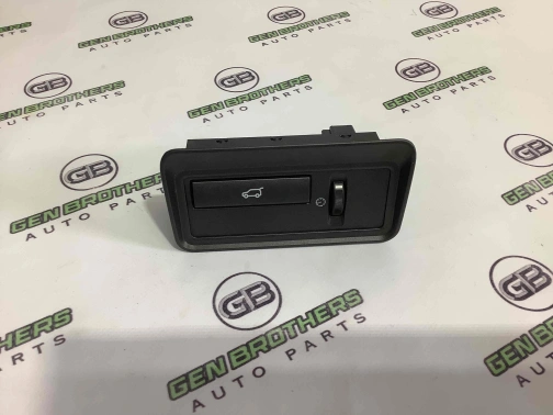 Кнопка открытия багажника 2397-308 Land Rover Range Rover Evoque L538  LR038676 