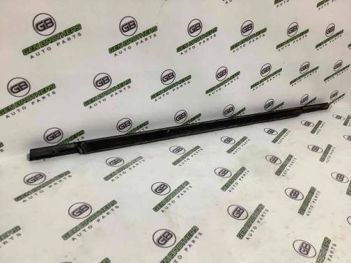 Уплотнитель стекла/двери 2397-370 Land Rover Range Rover Evoque L538  LR027217 