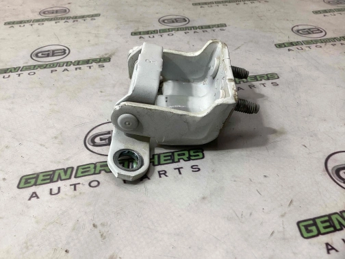 Петля дверей, замка дверей 2540-105 Nissan Maxima A36  824009AM0A 