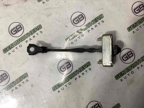 Ограничитель открывания дверей 2540-178 Nissan Maxima A36  824304RA0A 