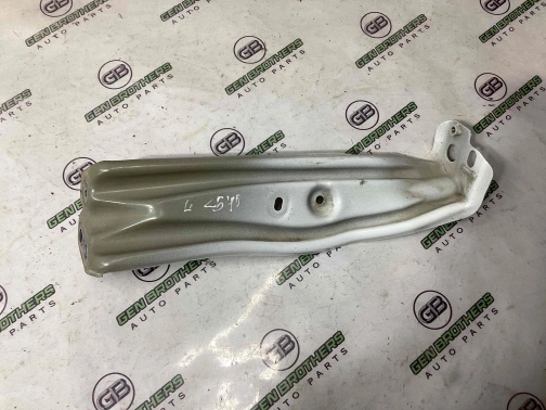 Крепление крыла 2540-294 Nissan Maxima A36  F31813TAMA 