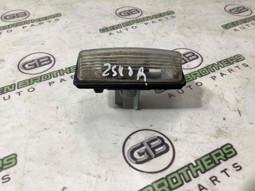 Подсветка номера 2540-366 Nissan Maxima A36  265108991B 