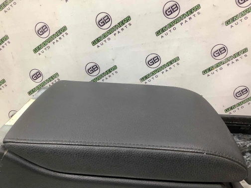 Подлокотник 3045-074 Volkswagen Touareg  7P6864207C 