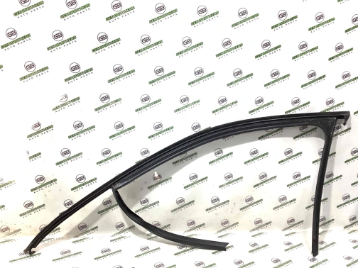 Молдинг двери передней правой 3045-421 Volkswagen Touareg  7P0837432H 