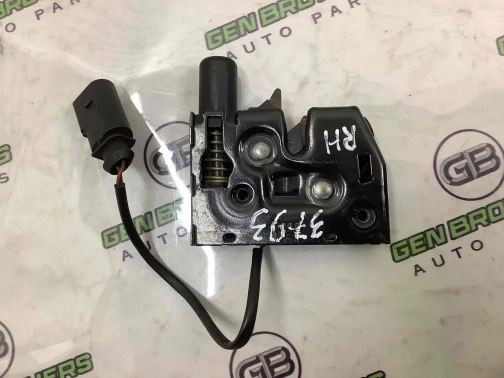 Замок капота, трос капота 3793-059 Audi a6  4G0823509C 