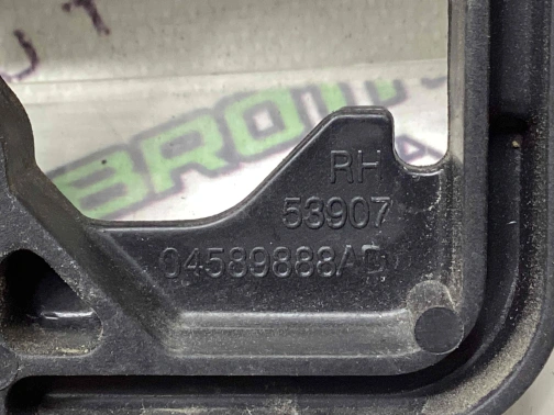 Кронштейн ручки дверей 3961-065 Dodge Durango  04589888AD 