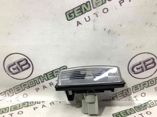 Подсветка номера 4390-251 Nissan Maxima A36  265108991B 
