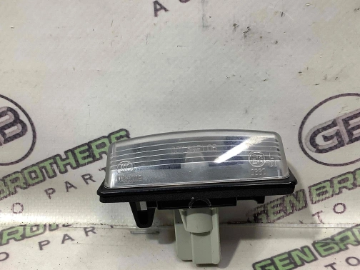 Подсветка номера 4390-252 Nissan Maxima A36  265108991B 