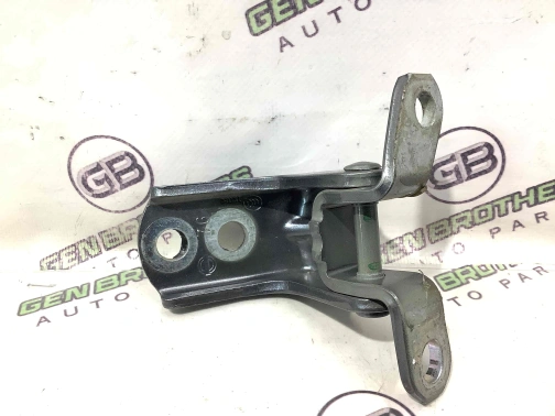 Петля дверей, замка дверей 4390-355 Nissan Maxima A36  80401ZX60A 
