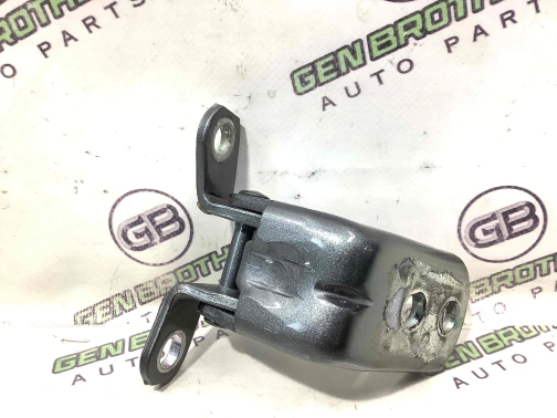 Петля дверей, замка дверей 4390-355 Nissan Maxima A36  80401ZX60A 