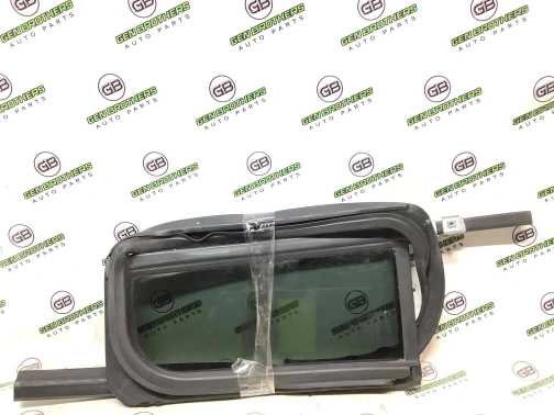Стекло форточки дверей 4411-1006 Jeep Patriot  5067773AD 