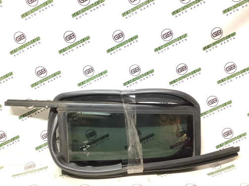 Стекло форточки дверей 4411-1006 Jeep Patriot  5067773AD 