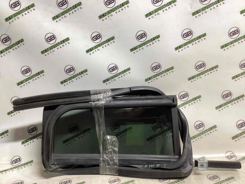 Стекло форточки дверей 4411-1010 Jeep Patriot  5067772AD 
