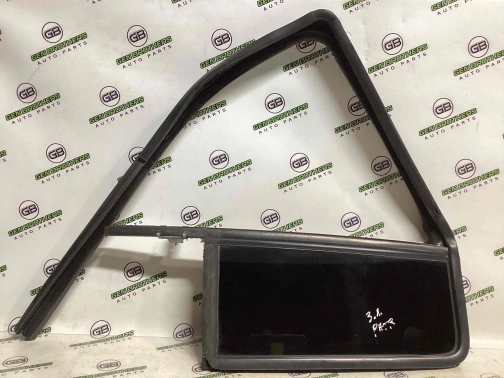 Стекло форточки дверей 4411-1014 Jeep Patriot  5067773AD 