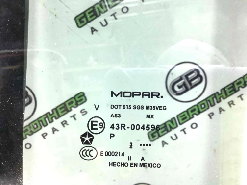Стекло форточки дверей 4411-1241 Jeep Patriot  5067772AD 