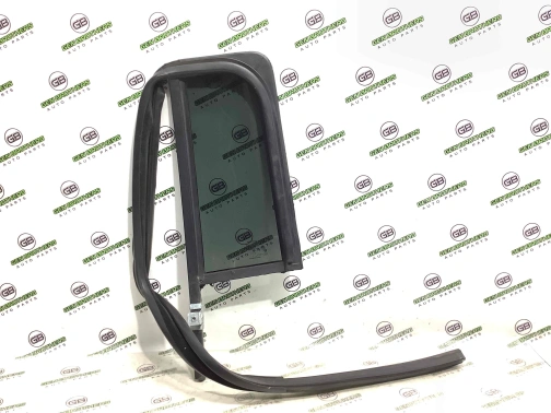 Стекло форточки дверей 4411-1241 Jeep Patriot  5067772AD 