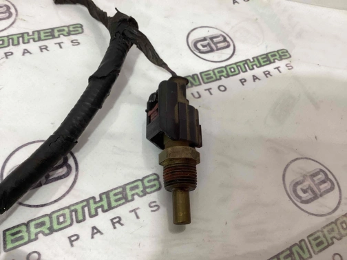 Датчик температуры масла двигателя 4411-147 Jeep Patriot  5033314AA 