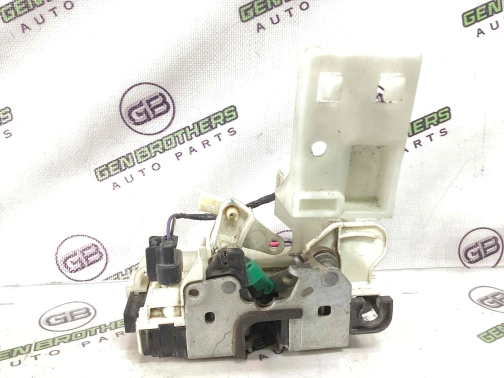 Замок двери передней левой 4411-1675 Jeep Patriot  04589647AD 