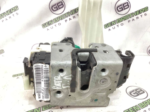 Замок двери передней левой 4411-1675 Jeep Patriot  04589647AD 