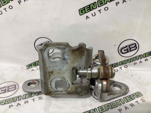 Петля дверей, замка дверей 4411-210 Jeep Patriot  5115713AK 