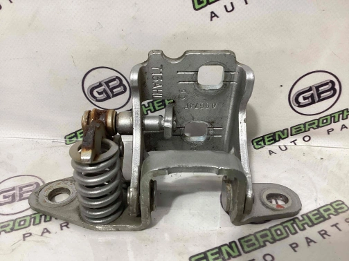 Петля дверей, замка дверей 4411-210 Jeep Patriot  5115713AK 