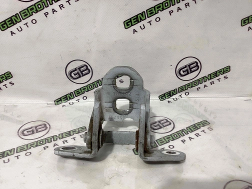 Петля дверей, замка дверей 4411-231 Jeep Patriot  5074257AB 