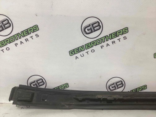 Молдинг лобового стекла 4411-598 Jeep Patriot  1BB32RXFAG 
