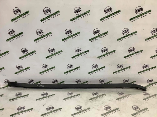 Молдинг лобового стекла 4411-610 Jeep Patriot  1BB33RXFAG 